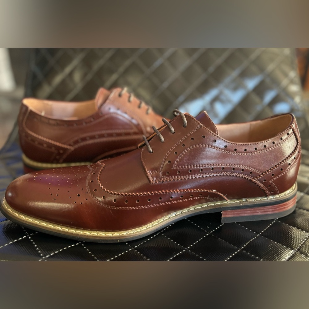 Men's Classic Lace Up Wingtip Oxford Shoes
